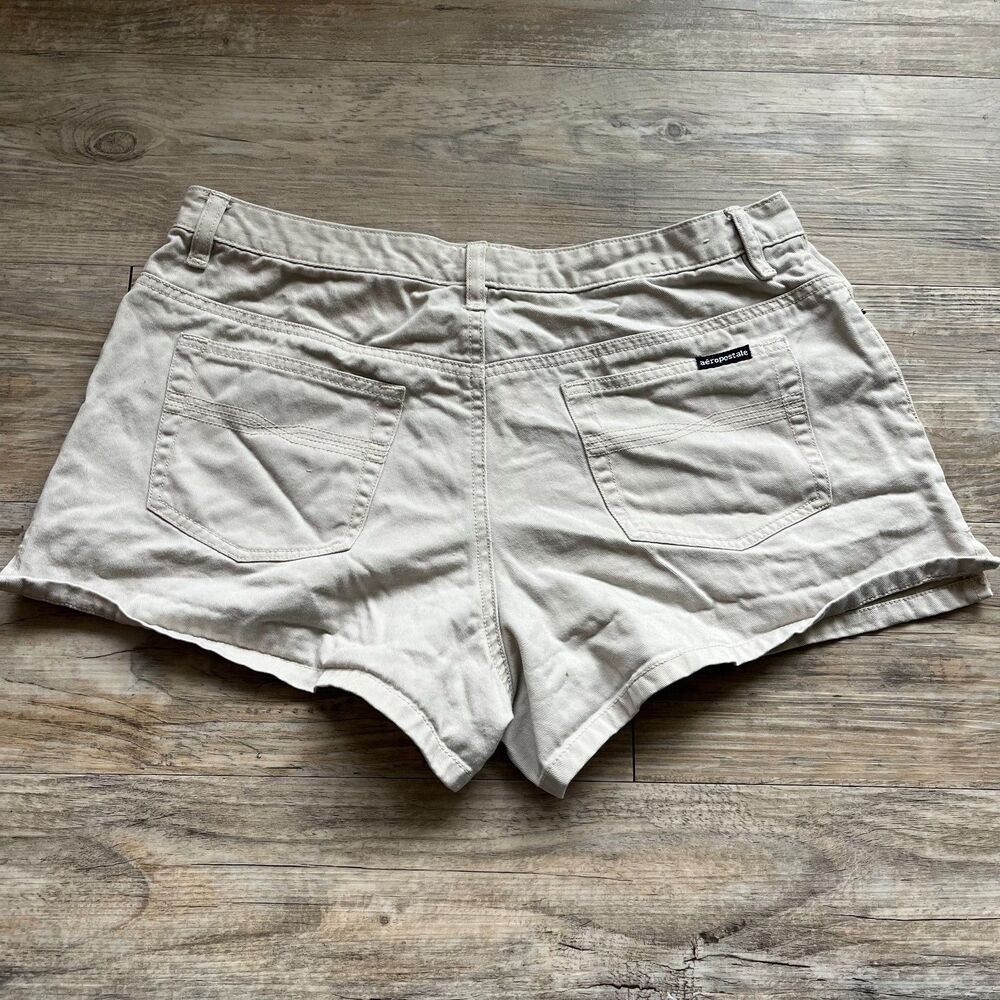 Y2K Shorts Aeropostale Medium Low Rise 2000s Vintage Cream Light Wash